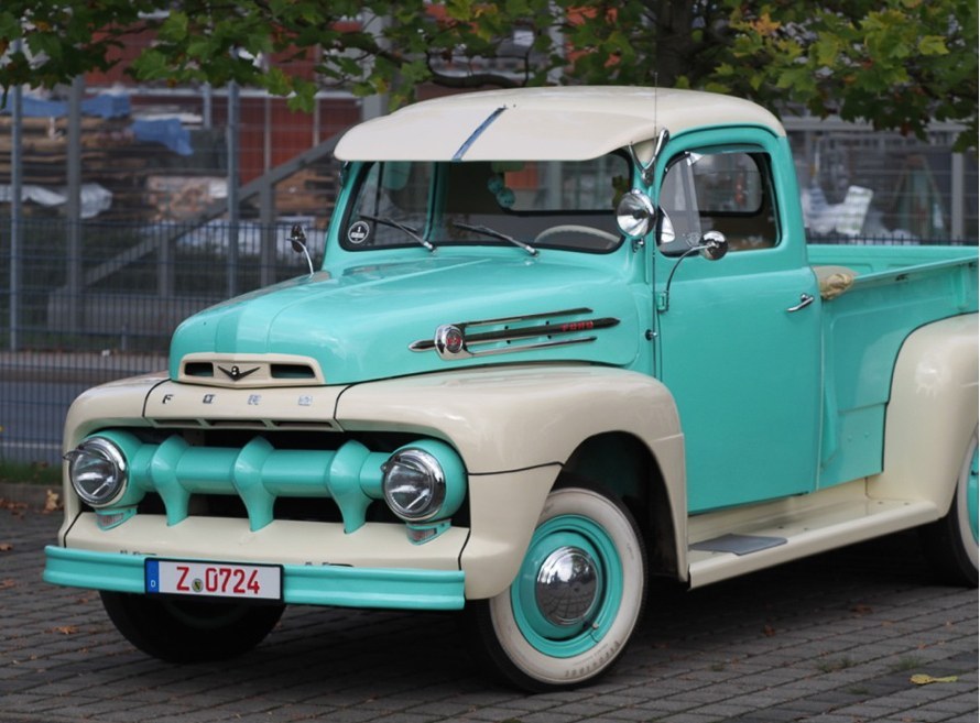 Titelbild: Oldtimertreffen und Teilemarkt Riesa 2027