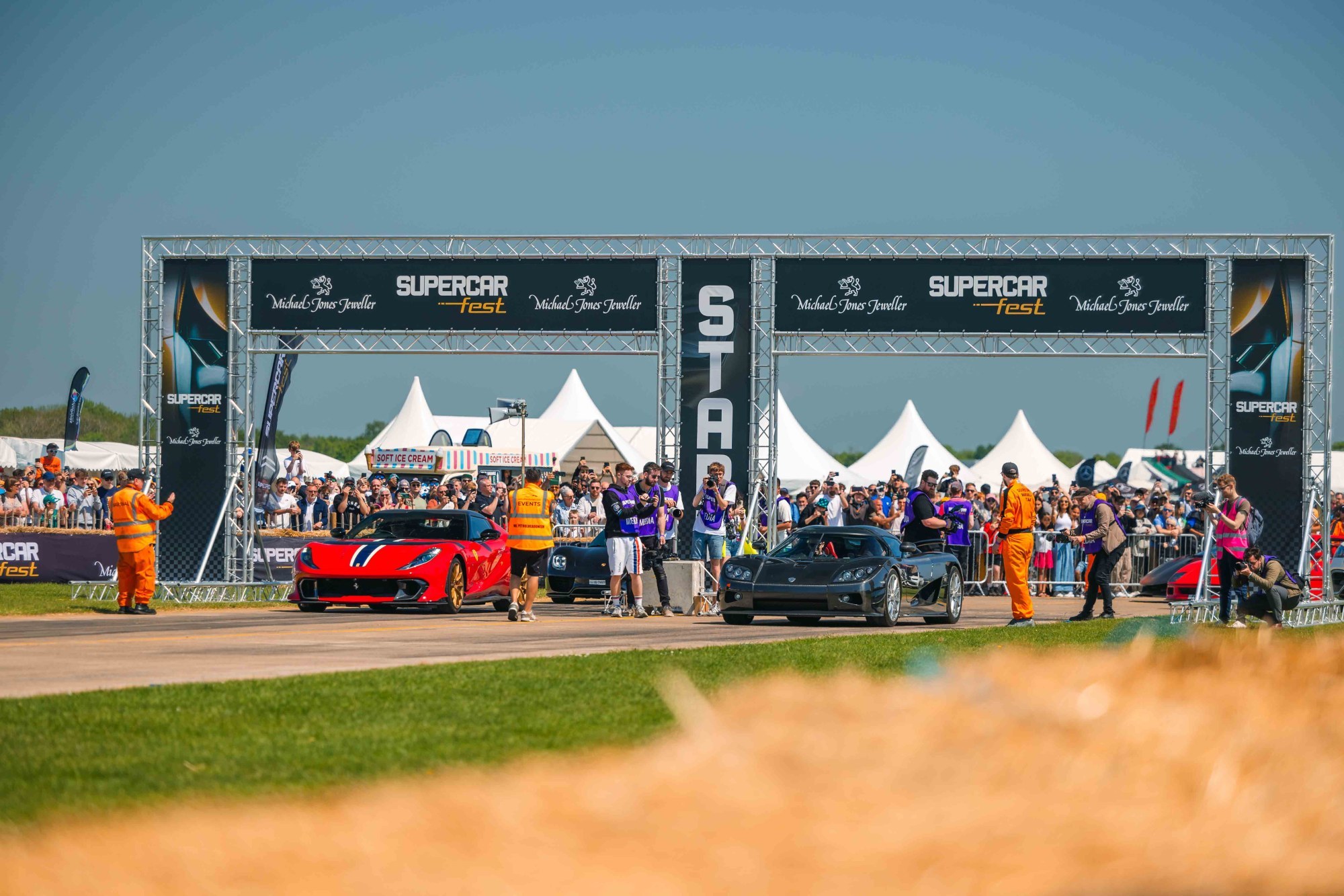 Titelbild: Supercar Fest – The Runway 2027