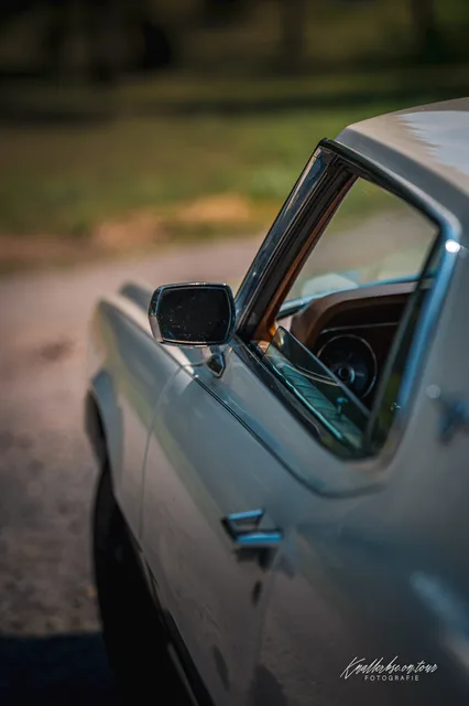 2026-06-27_Cars-meet_Photographers_Ford_Thunderbird-08.jpg