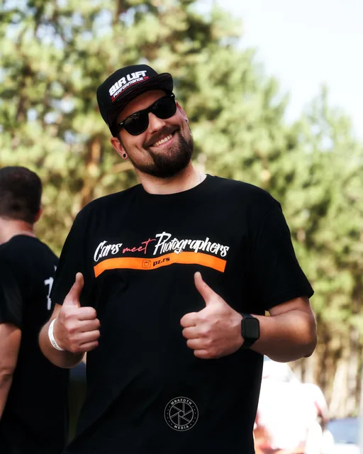 23015814.jpg