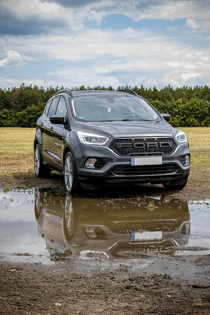 L.O.SHOTS_CmP2023_Ford_Kuga_1196_m.L_compr.jpeg