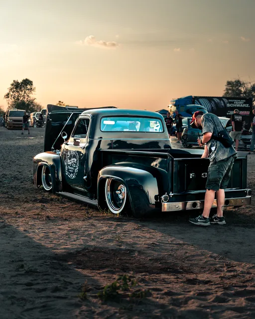 Ford F100-1.jpg