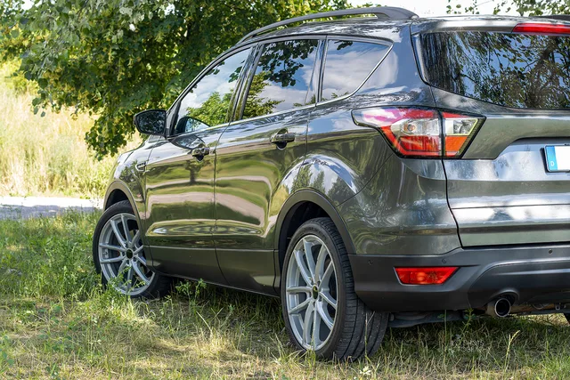 L.O.SHOTS_CmP2023_Ford_Kuga_0591_m.L._compr.jpeg