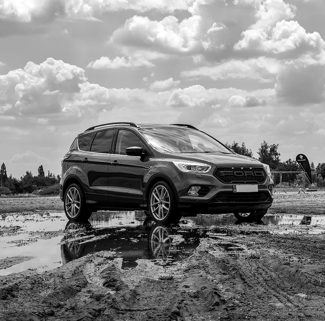 L.O.SHOTS_CmP2023_Ford_Kuga_1267_m.L_compr..jpeg