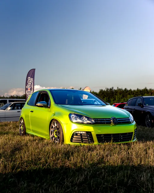 Golf VI R bright yellow-4.jpg