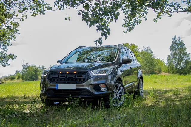 L.O.SHOTS_CmP2023_Ford_Kuga_0364_m.L._compr.jpeg