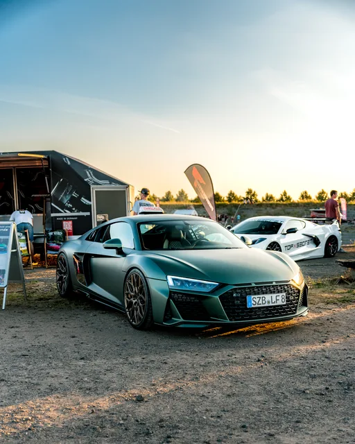 R8-1.jpg