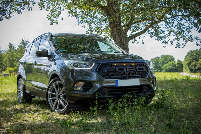 L.O.SHOTS_CmP2023_Ford_Kuga_0387_m.L._compr.jpeg