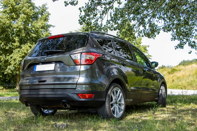 L.O.SHOTS_CmP2023_Ford_Kuga_0520_m.L._compr.jpeg