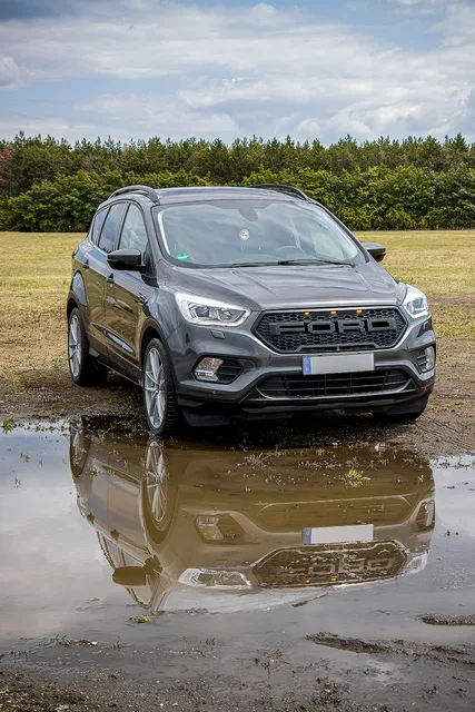 L.O.SHOTS_CmP2023_Ford_Kuga_1204_m.L_compr.jpeg