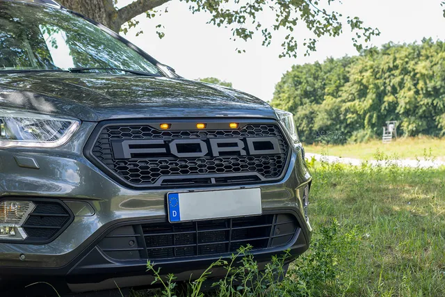 L.O.SHOTS_CmP2023_Ford_Kuga_0611_m.L._compr.jpeg