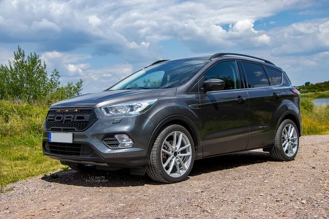 L.O.SHOTS_CmP2023_Ford_Kuga_0695_m.L._compr.jpeg