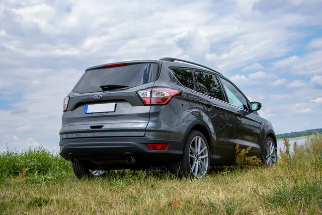 L.O.SHOTS_CmP2023_Ford_Kuga_0971_m.L._compr.jpeg