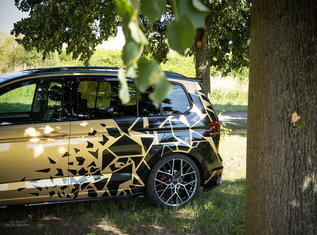 L.O.SHOTS_CmP2023_VW_Touran_Berlin__8833_m.L._compr..jpeg