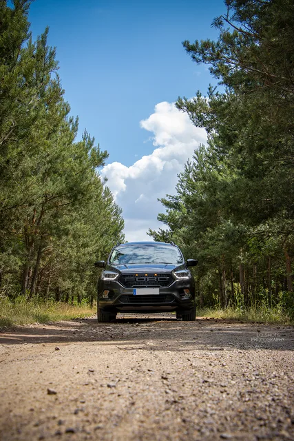 L.O.SHOTS_CmP2023_Ford_Kuga_0758_m.L._compr.jpeg