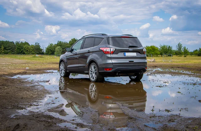 L.O.SHOTS_CmP2023_Ford_Kuga_1309_m.L._compr.jpeg