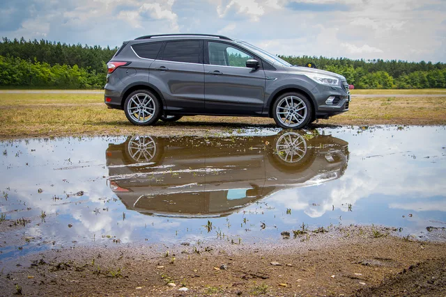 L.O.SHOTS_CmP2023_Ford_Kuga_1216_m.L._compr.jpeg