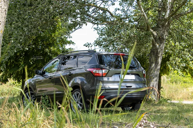 L.O.SHOTS_CmP2023_Ford_Kuga_0493_m.L._compr.jpeg