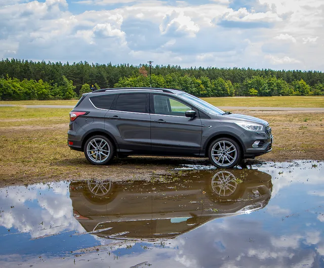 L.O.SHOTS_CmP2023_Ford_Kuga_1212_m.L._compr.jpeg