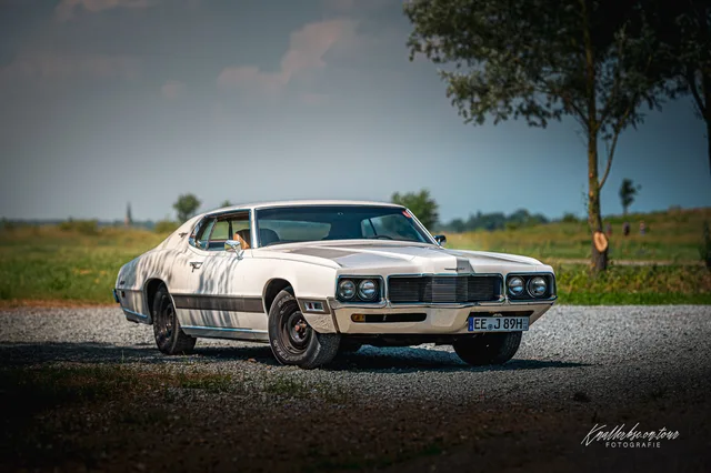 2026-06-27_Cars-meet_Photographers_Ford_Thunderbird-07.jpg