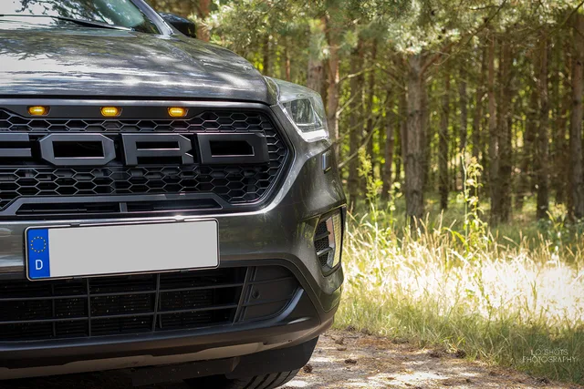L.O.SHOTS_CmP2023_Ford_Kuga_0805_m.L._compr.jpeg