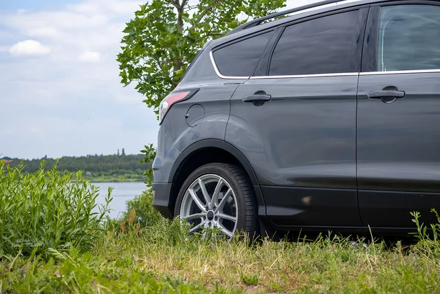 L.O.SHOTS_CmP2023_Ford_Kuga_1099_m.L._compr.jpeg