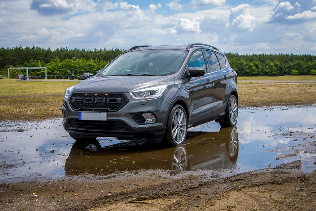L.O.SHOTS_CmP2023_Ford_Kuga_1238_m.L._compr.jpeg