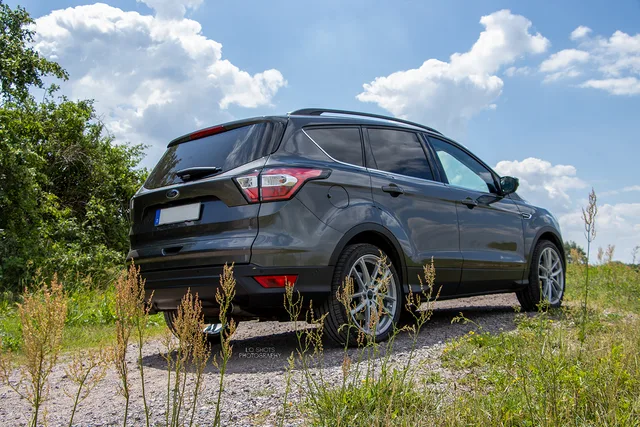 L.O.SHOTS_CmP2023_Ford_Kuga_0719_m.L._compr.jpeg
