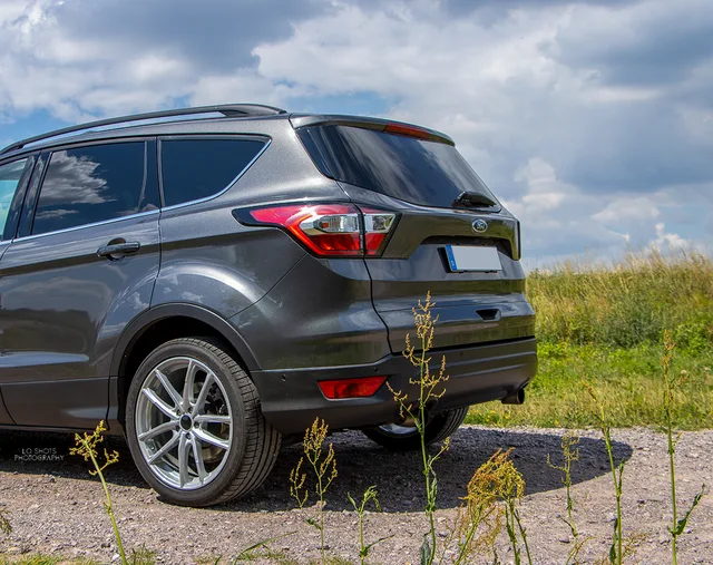 L.O.SHOTS_CmP2023_Ford_Kuga_0709_m.L._compr.jpeg