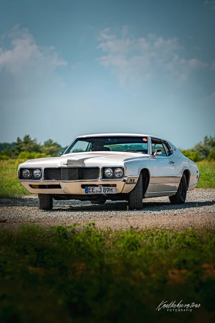 2026-06-27_Cars-meet_Photographers_Ford_Thunderbird-10.jpg